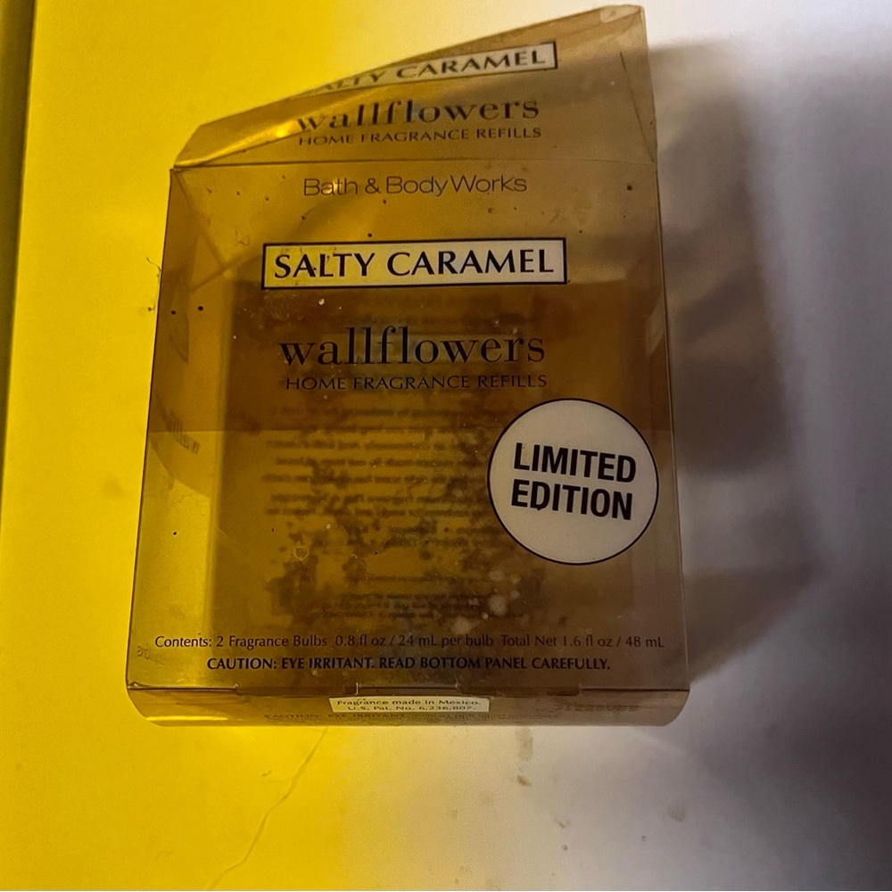 Bath & body works 2 pack wallflowers, discontinued salted caramel. NEW